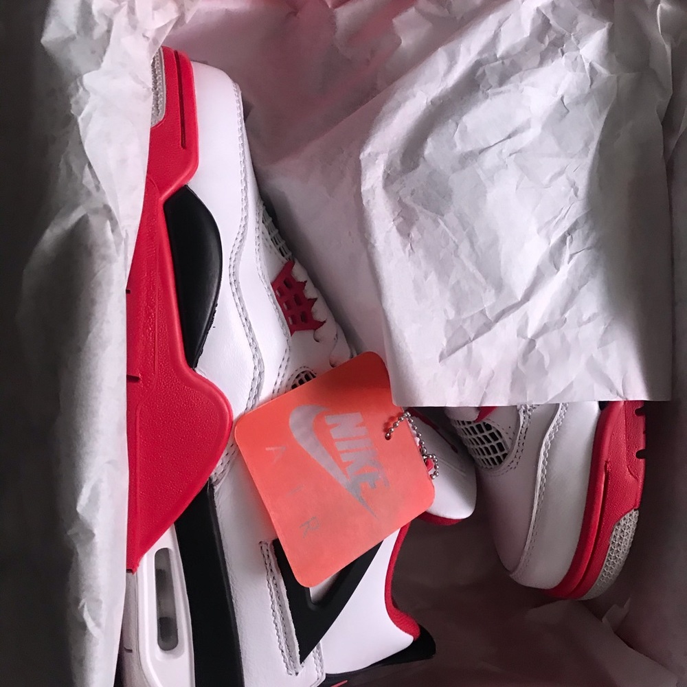 Jordan 4 Fire Red
